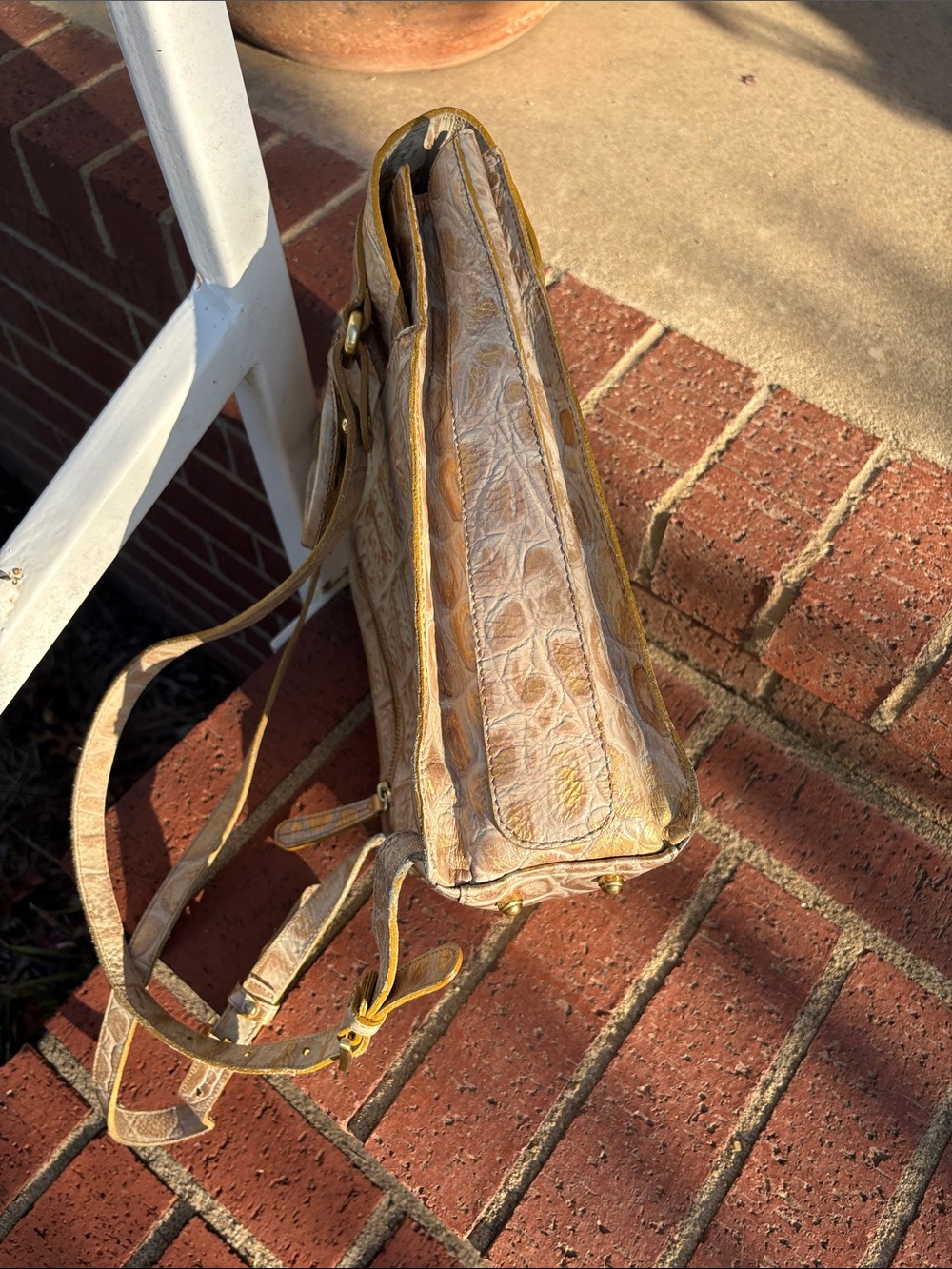 Brahmin Backpack 11 x. 9.5 x 3 - Picture 7 of 16